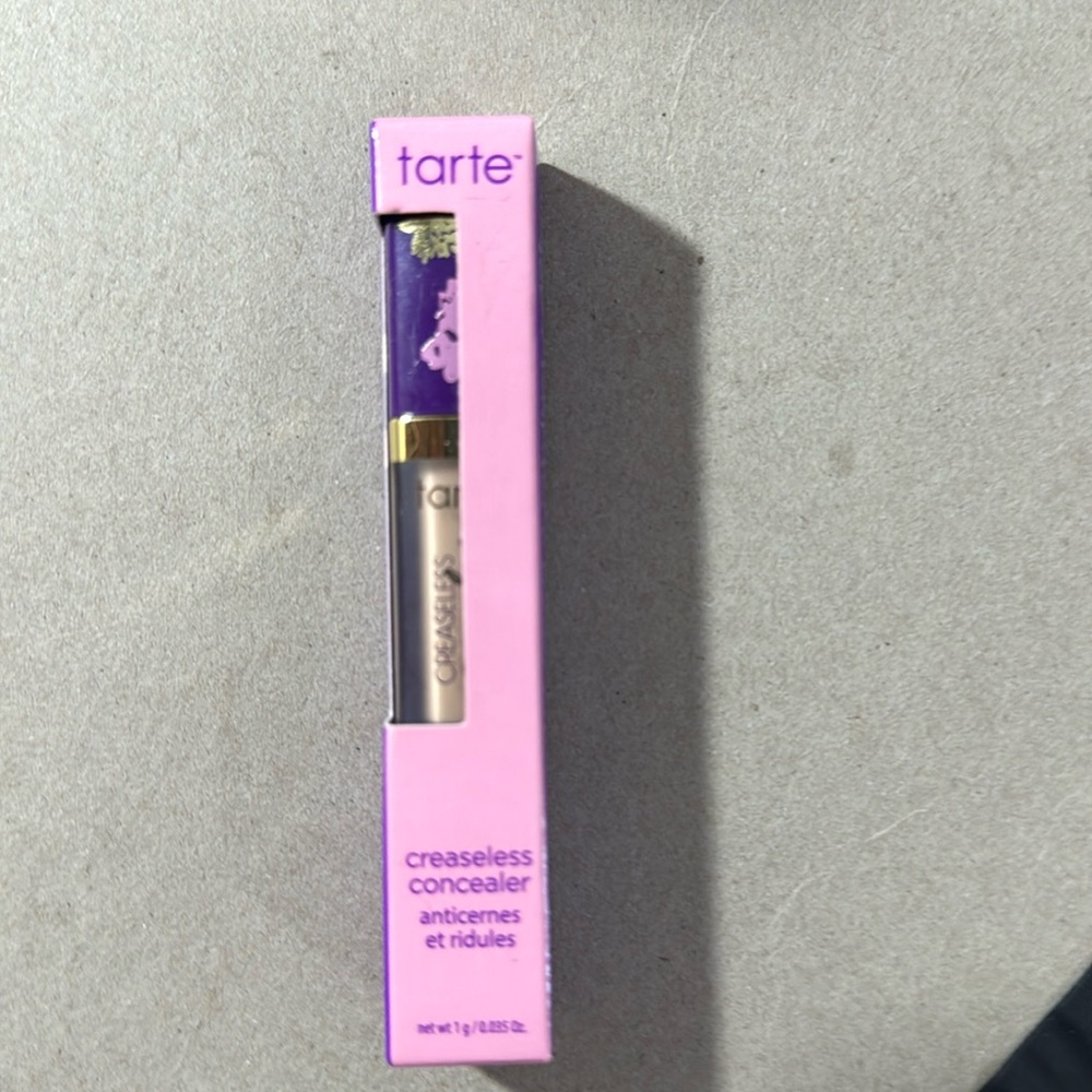 Travel-Size Creaseless Concealer Hydrating Full Coverage 22H light honey